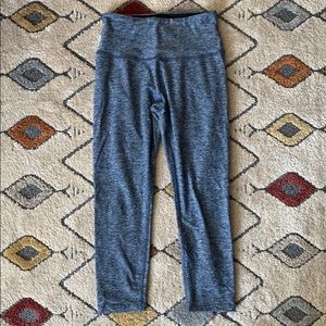 Beyond Yoga blue capris